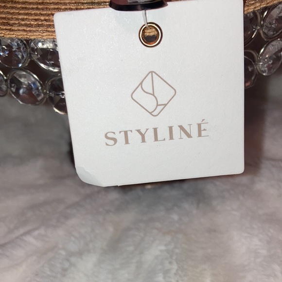 🆕️🆑️Adorable Summer Hat with Leopard embellishment. - Picture 4 of 8